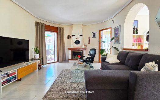Exquisite finca-style 4 bedroom villa with separate pool house on a large plot in Ciudad Quesada.