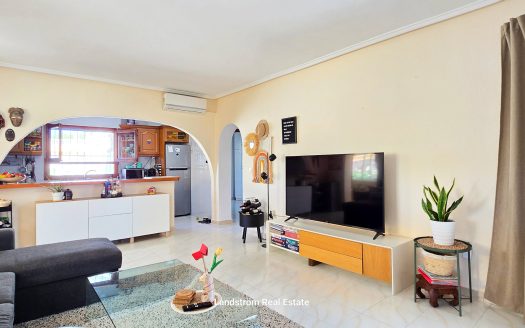 Exquisite finca-style 4 bedroom villa with separate pool house on a large plot in Ciudad Quesada.