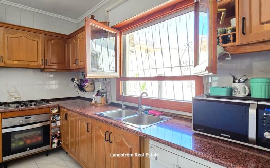 Exquisite finca-style 4 bedroom villa with separate pool house on a large plot in Ciudad Quesada.
