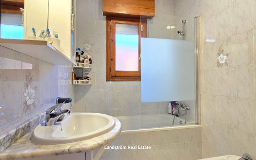 Exquisite finca-style 4 bedroom villa with separate pool house on a large plot in Ciudad Quesada.