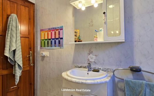 Exquisite finca-style 4 bedroom villa with separate pool house on a large plot in Ciudad Quesada.