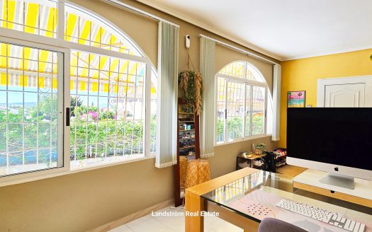 Exquisite finca-style 4 bedroom villa with separate pool house on a large plot in Ciudad Quesada.