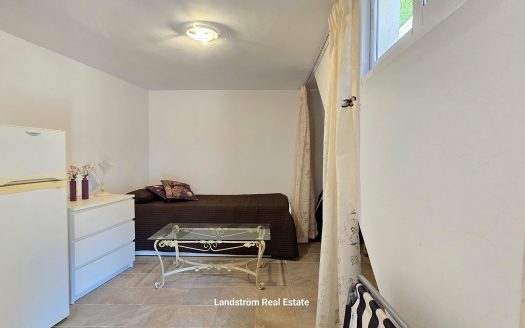 **RESERVED** Spacious Quad in the popular the residential area of El Raso.