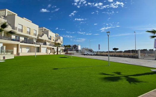 Modern south facing ground floor, 2 bedrooms 2 bathrooms, large terrace. El-Raso