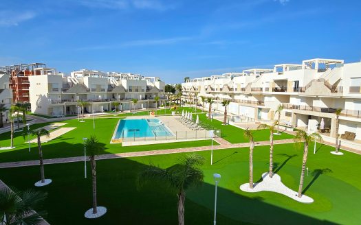 Modern south facing ground floor, 2 bedrooms 2 bathrooms, large terrace. El-Raso