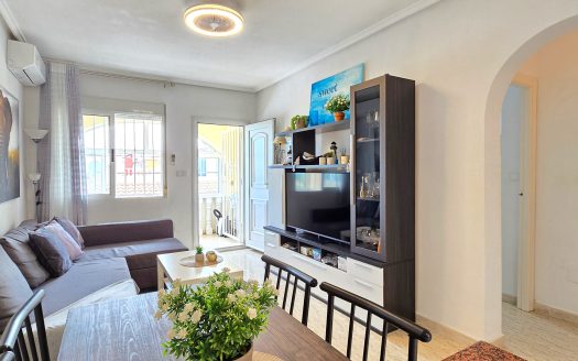 ** SOLD** Completely renovated south-facing townhouse with a large roof terrace in the center of La Florida.