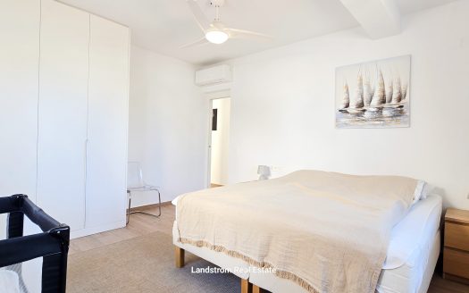 Stunning 3 bedroom detached beach side villa in Playa Flamenca.