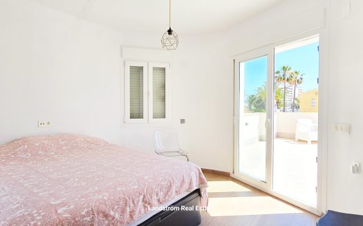 Stunning 3 bedroom detached beach side villa in Playa Flamenca.