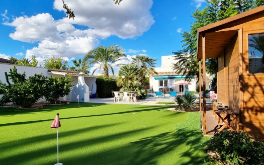 Stunning 4 bedroom detached beach side villa in Playa Flamenca.