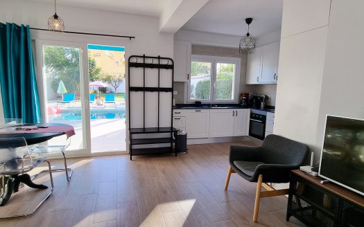 Stunning 4 bedroom detached beach side villa in Playa Flamenca.