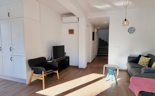 Stunning 4 bedroom detached beach side villa in Playa Flamenca.