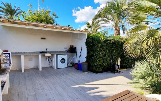 Stunning 4 bedroom detached beach side villa in Playa Flamenca.