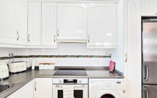 **SOLD** Fantastisk villa med 3 sovrum i söderläge med lättskött trädgård i El Raso.