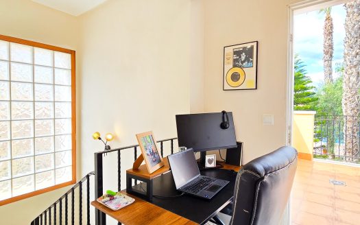 **SOLD** Fantastisk villa med 3 sovrum i söderläge med lättskött trädgård i El Raso.