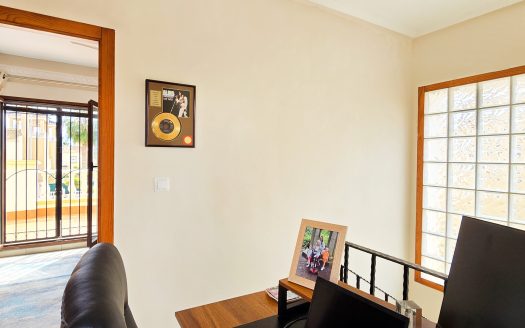 **SOLD** Fantastisk villa med 3 sovrum i söderläge med lättskött trädgård i El Raso.