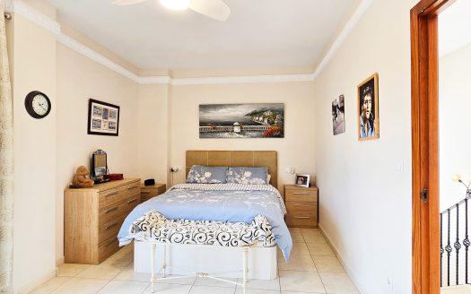 **SOLD** Fantastisk villa med 3 sovrum i söderläge med lättskött trädgård i El Raso.