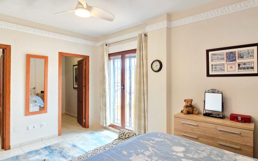 **SOLD** Fantastisk villa med 3 sovrum i söderläge med lättskött trädgård i El Raso.