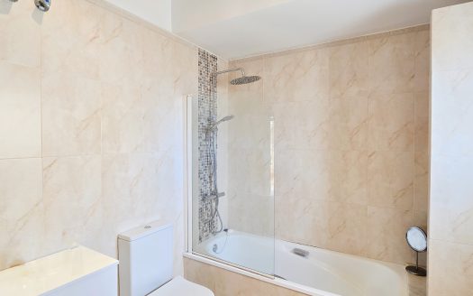 **SOLD** Fantastisk villa med 3 sovrum i söderläge med lättskött trädgård i El Raso.
