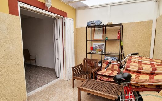 Mysigt radhus 2 sovrum, 1 badrum samt toalett. Söderläge i La Macarena, Torrevieja.