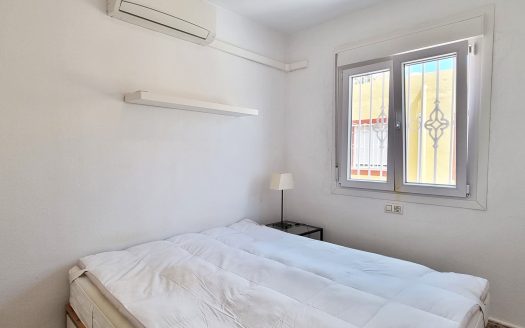 Mysigt radhus 2 sovrum, 1 badrum samt toalett. Söderläge i La Macarena, Torrevieja.
