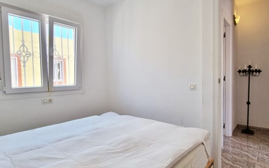Mysigt radhus 2 sovrum, 1 badrum samt toalett. Söderläge i La Macarena, Torrevieja.