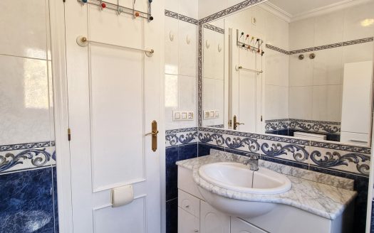 Mysigt radhus 2 sovrum, 1 badrum samt toalett. Söderläge i La Macarena, Torrevieja.
