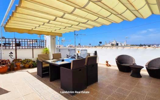 **RE3SERVED** Cosy 2 bedroom top floor bungalow in Jardin del Mar, Torrevieja