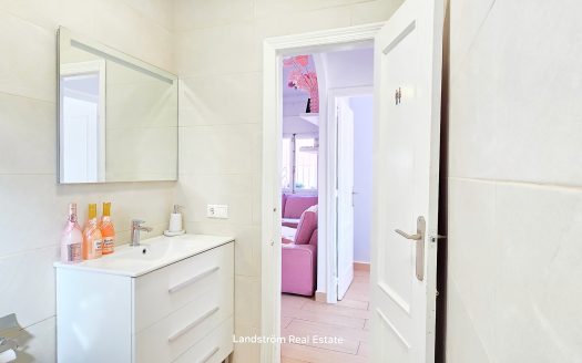 Nyrenoverad fristående villa – rymlig, flexibel och perfekt belägen, Playa Flamenca