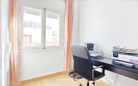 Nyrenoverad fristående villa – rymlig, flexibel och perfekt belägen, Playa Flamenca