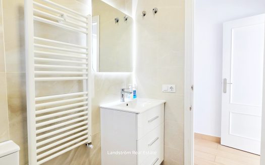 Nyrenoverad fristående villa – rymlig, flexibel och perfekt belägen, Playa Flamenca