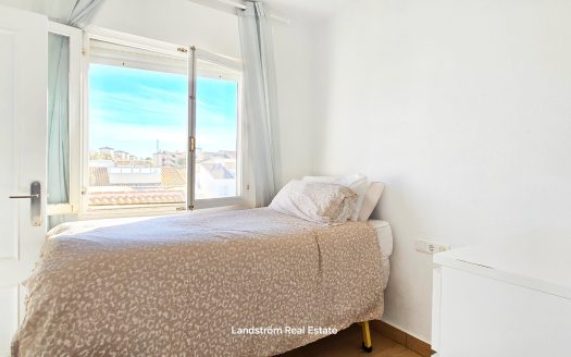 Nyrenoverad fristående villa – rymlig, flexibel och perfekt belägen, Playa Flamenca