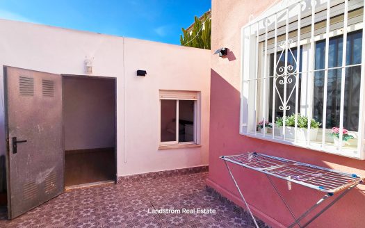 Nyrenoverad fristående villa – rymlig, flexibel och perfekt belägen, Playa Flamenca