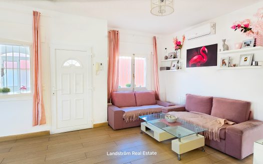 Nyrenoverad fristående villa – rymlig, flexibel och perfekt belägen, Playa Flamenca