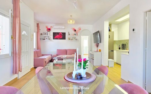 Nyrenoverad fristående villa – rymlig, flexibel och perfekt belägen, Playa Flamenca