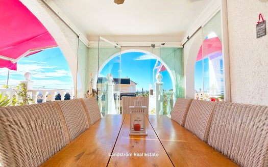 Mysig Villa med Huvudbostad, Gästannex, Garage samt pool. Quesada