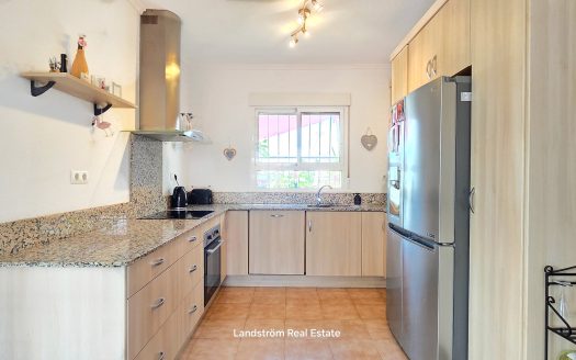 Mysig Villa med Huvudbostad, Gästannex, Garage samt pool. Quesada