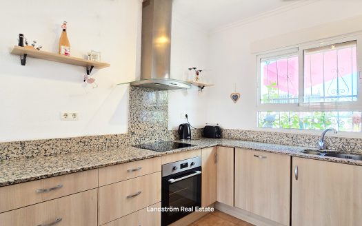 Mysig Villa med Huvudbostad, Gästannex, Garage samt pool. Quesada