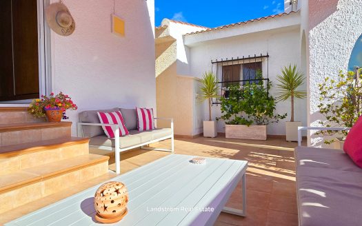 Mysig Villa med Huvudbostad, Gästannex, Garage samt pool. Quesada