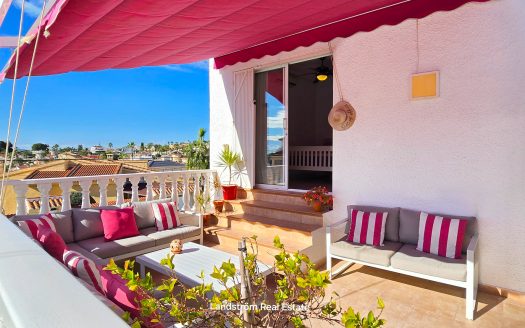 Mysig Villa med Huvudbostad, Gästannex, Garage samt pool. Quesada