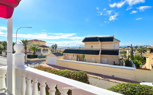 Mysig Villa med Huvudbostad, Gästannex, Garage samt pool. Quesada