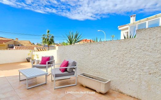 Mysig Villa med Huvudbostad, Gästannex, Garage samt pool. Quesada