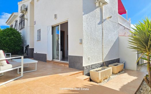 Mysig Villa med Huvudbostad, Gästannex, Garage samt pool. Quesada