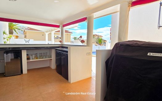 Mysig Villa med Huvudbostad, Gästannex, Garage samt pool. Quesada