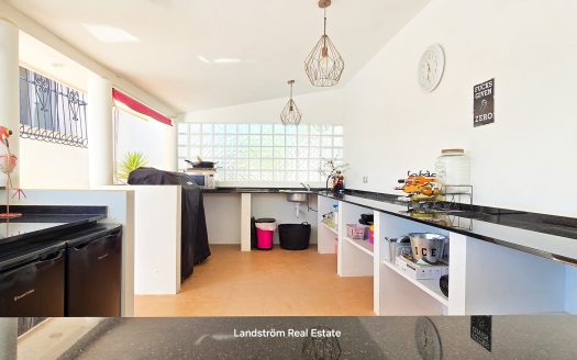 Mysig Villa med Huvudbostad, Gästannex, Garage samt pool. Quesada