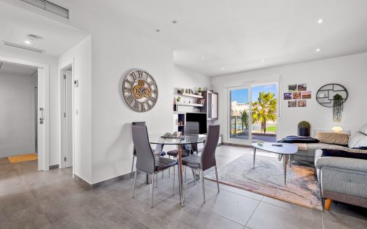 Elegant 2 sovrumslägenhet med stor takterrass i Aguas Nuevas.