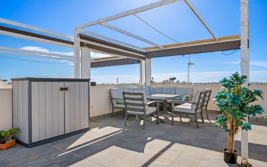 Elegant 2 sovrumslägenhet med stor takterrass i Aguas Nuevas.