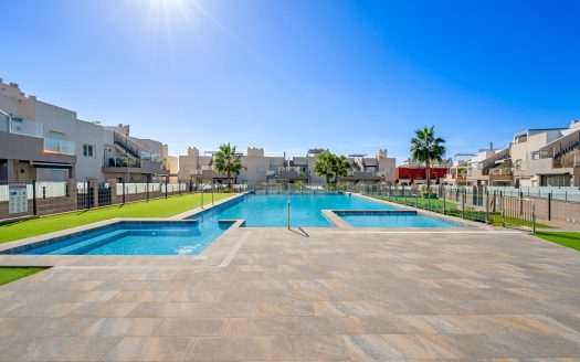 Elegant 2 sovrumslägenhet med stor takterrass i Aguas Nuevas.