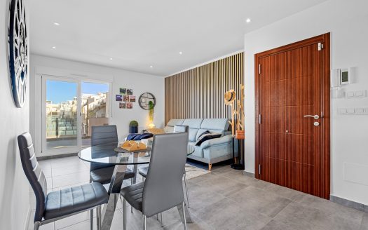 Elegant 2 sovrumslägenhet med stor takterrass i Aguas Nuevas.