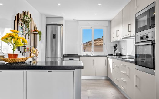 Elegant 2 sovrumslägenhet med stor takterrass i Aguas Nuevas.