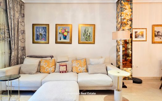 Centrally Renovated Second-Line Apartment with Garage Space